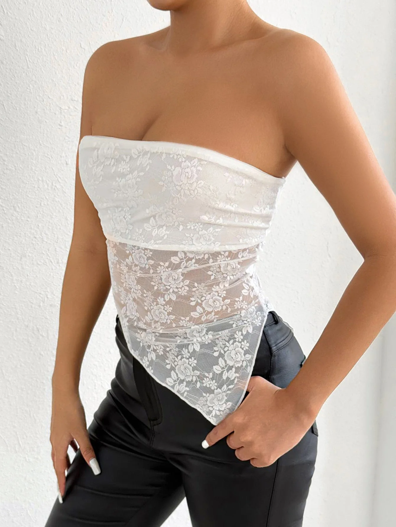 Off-Shoulder Lace Bandeau Women's T-Shirt - Image 4